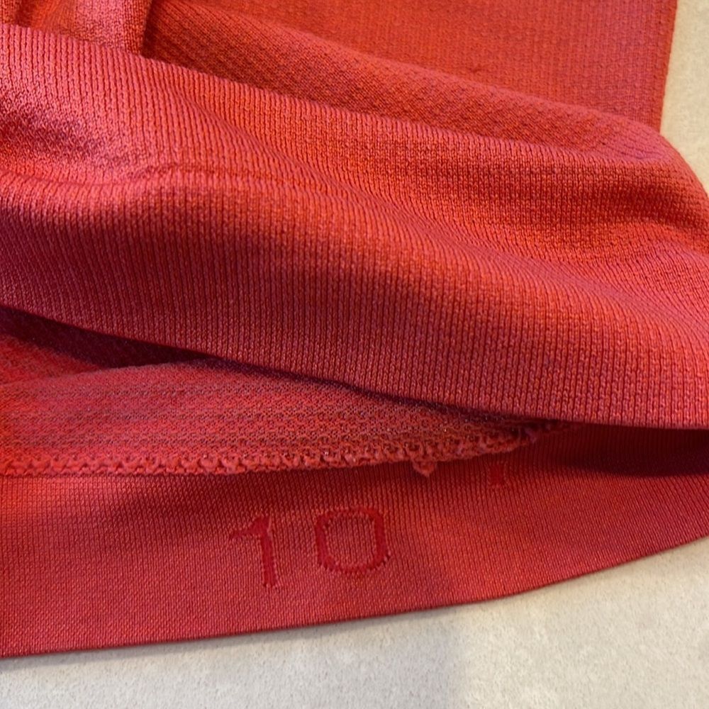Lululemon tank women’s size 10, grapefruit color - Picture 4 of 9